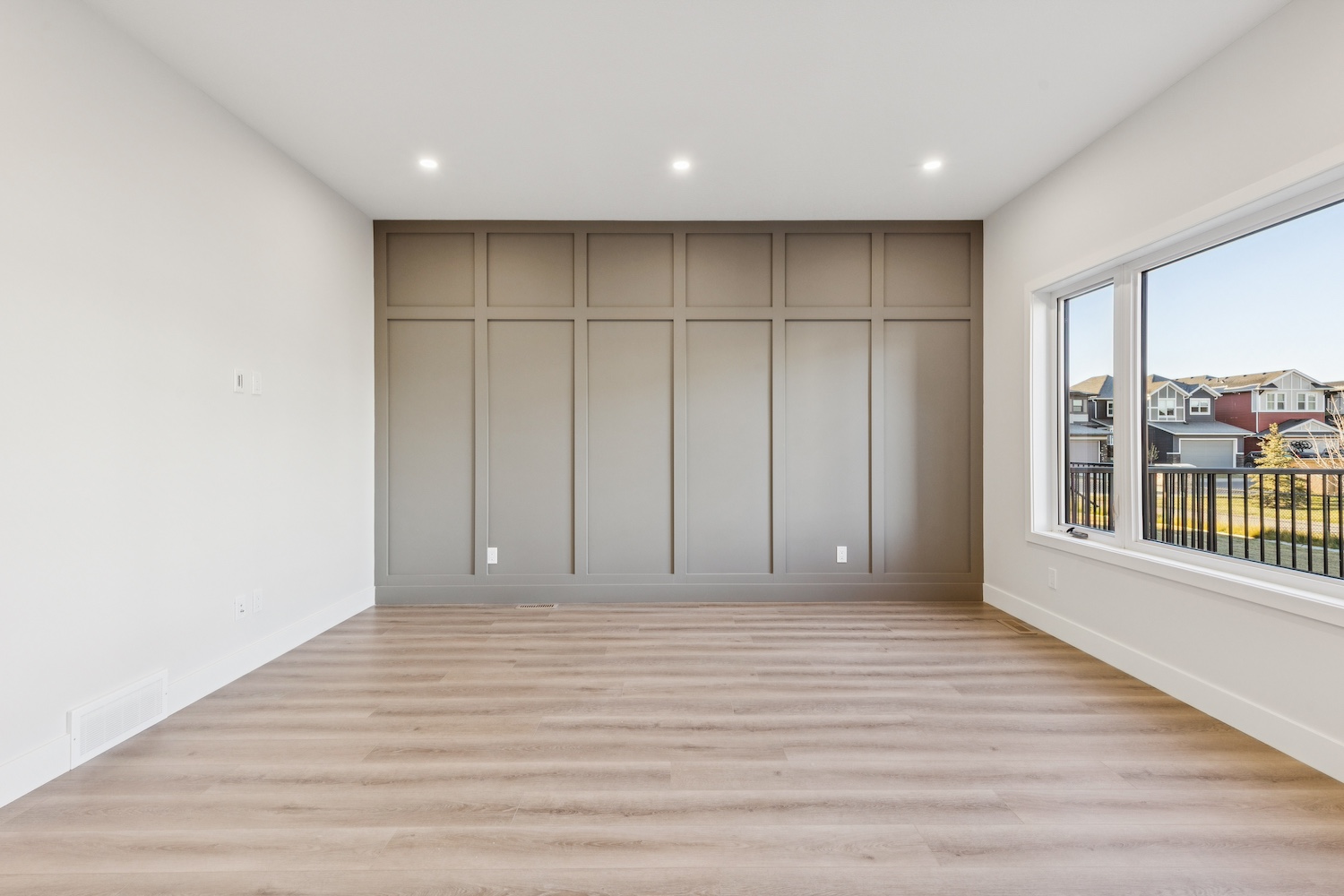 10.28.2025 - R Space - 120 Quartz Cres-11