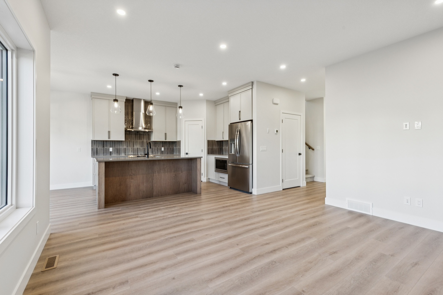 10.28.2025 - R Space - 120 Quartz Cres-13