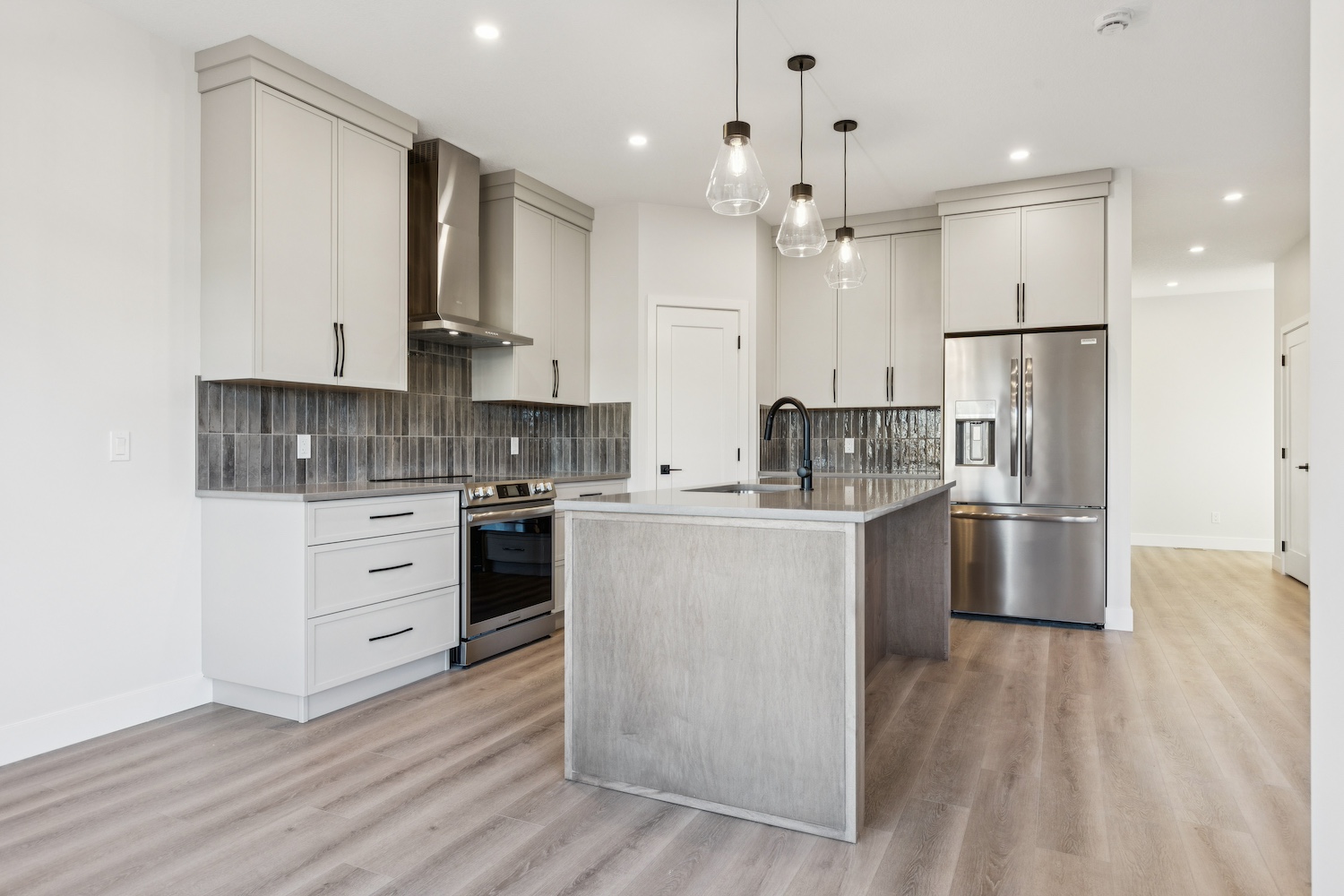 10.28.2025 - R Space - 120 Quartz Cres-21