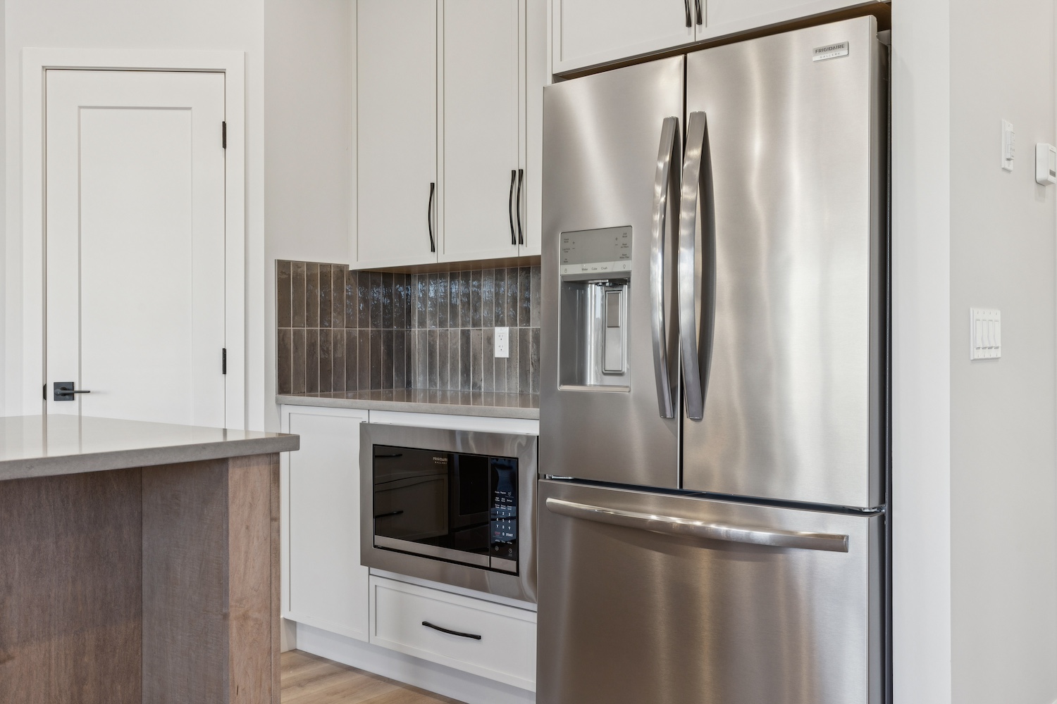 10.28.2025 - R Space - 120 Quartz Cres-31