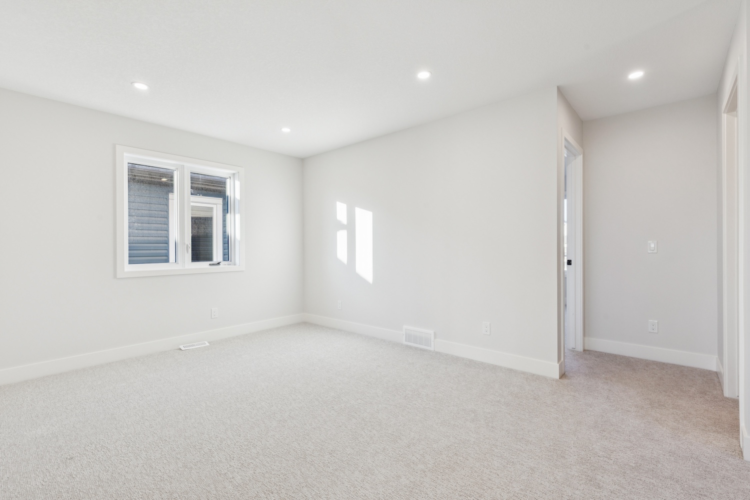 10.28.2025 - R Space - 120 Quartz Cres-38