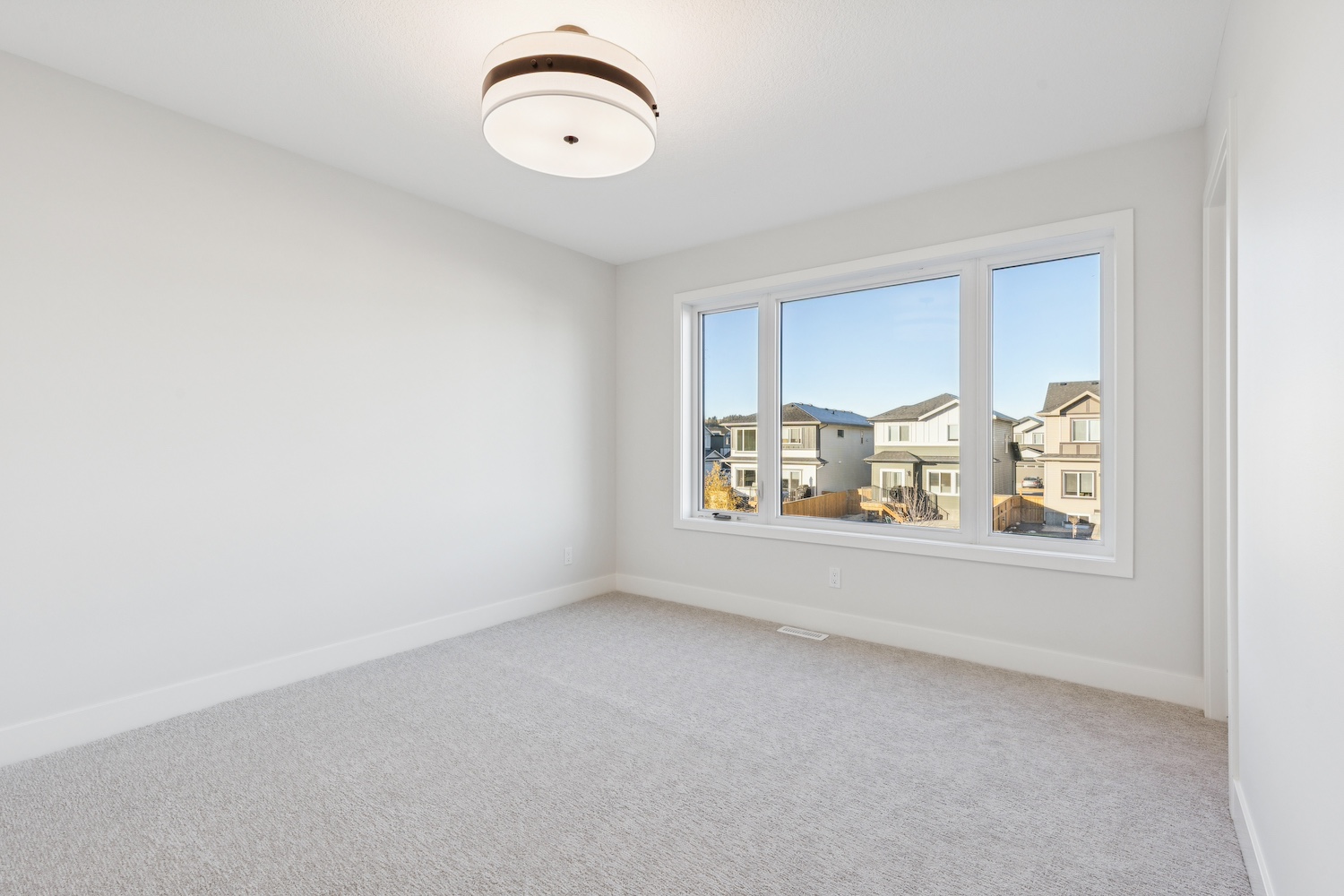 10.28.2025 - R Space - 120 Quartz Cres-39