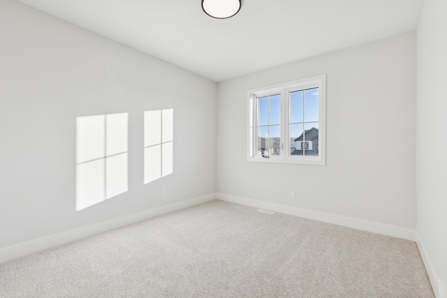 10.28.2025 - R Space - 120 Quartz Cres-45