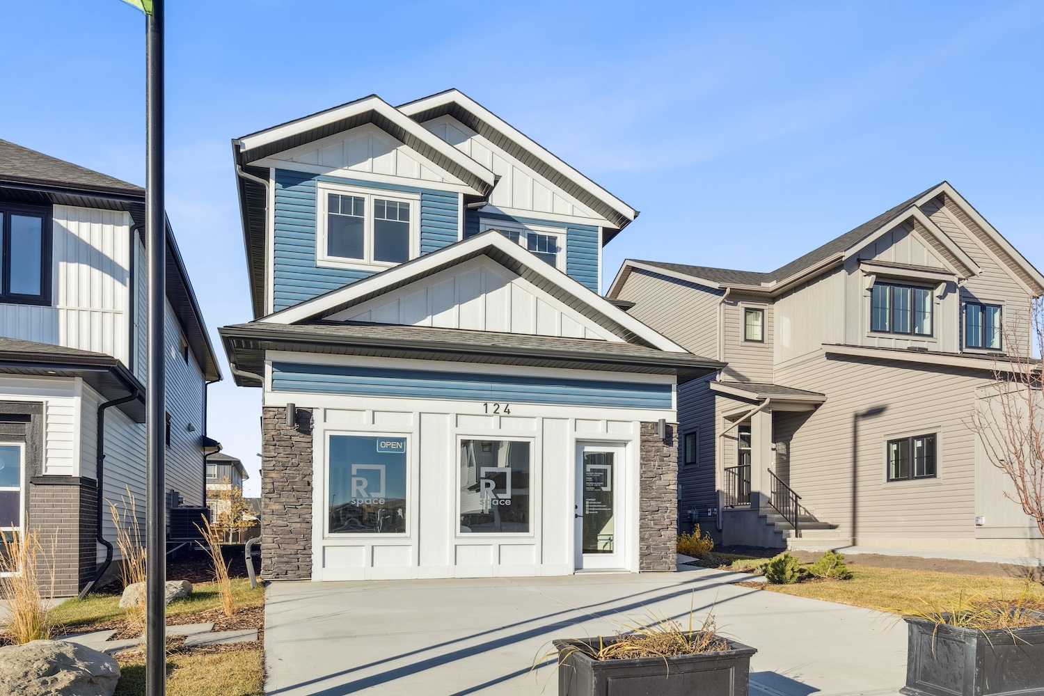 10.28.2025 - R Space - 120 Quartz Cres-6